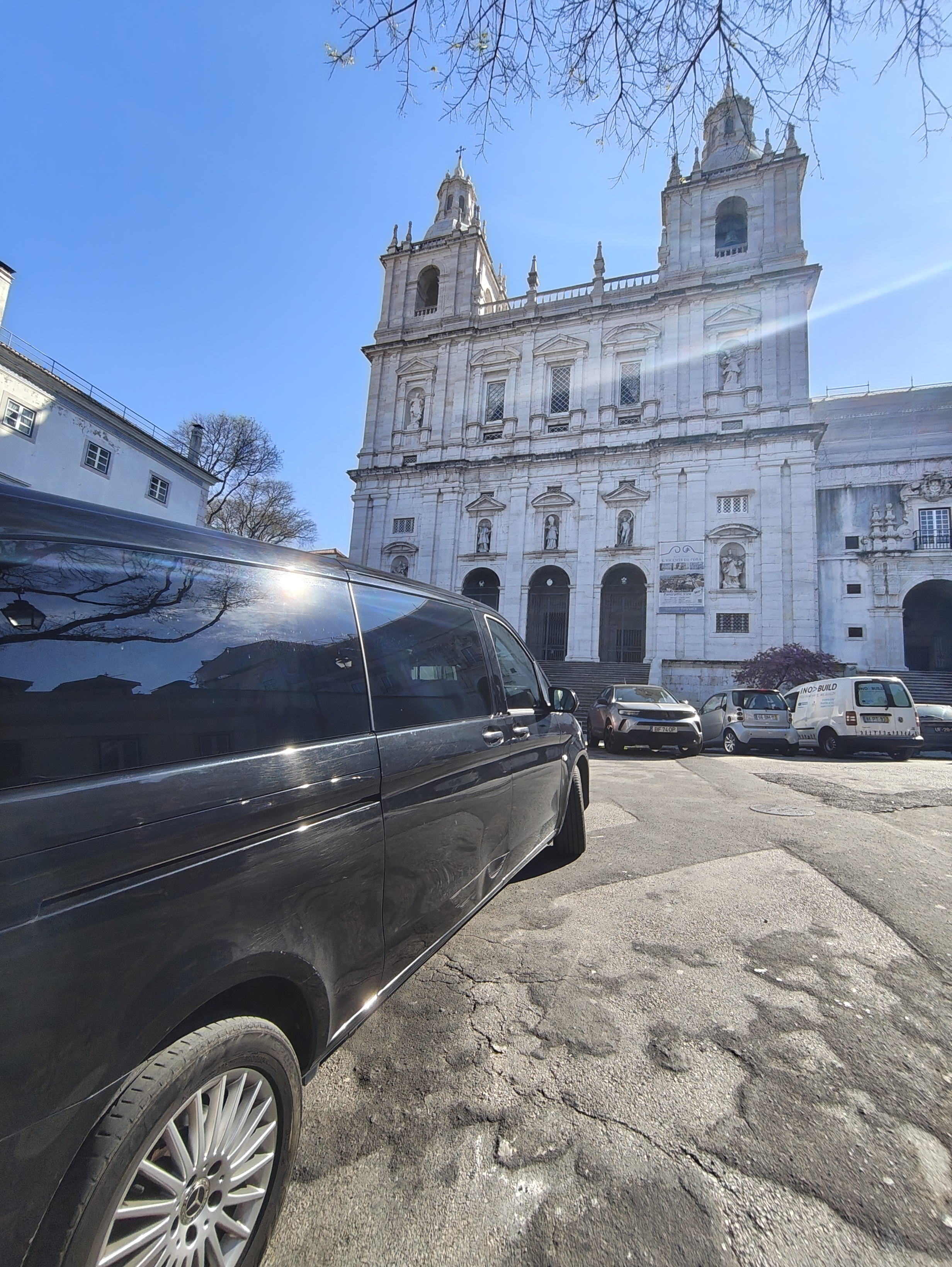 Random Portugal minivan in front of São Vicente de Fora